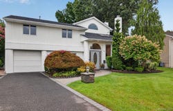 33 Phipps Lane, Plainview, NY 11803