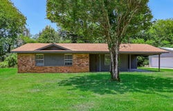 1006 Oak Hollow Place, Diboll, TX 75941