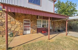 285300 E 1800 Rd, Comanche, OK 73529