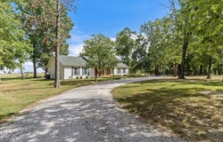 488 Oak Ridge Road, Sparta, MO 65753