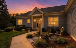 2 Nelson Cir, Bedford, MA 01730