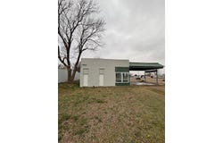 1403 W Columbia Street, Okemah, OK 74859