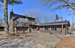 2525 Beacon Hill Loop, Strafford, MO 65757