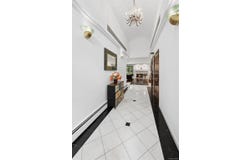 1 Engineers Road, Roslyn, NY 11576