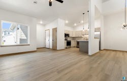2405 E Jetty Pl, Sioux Falls, SD 57108