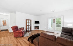 2706 Bradford Commons Dr, Louisville, KY 40299