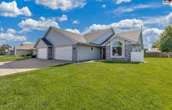 401 Kisiwa Village Rd, Hutchinson, KS 67502