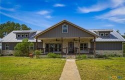 2288 US Highway 77a, Cuero, TX 77954