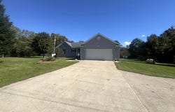 14021 Pardee Road, Buchanan, MI 49107