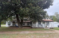 104 W Main, Portia, AR 72457