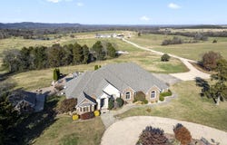 27082 State Highway J, Golden, MO 65658