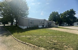 1241 N Park Circle, Brookfield, OH 44403