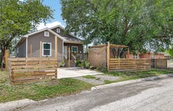 519 E Avenue F, Robstown, TX 78380