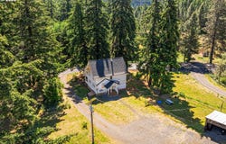 851 SNOWDEN Rd, WhiteSalmon, WA 98672