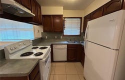 1913 Pine Tree Drive, Bryan, TX 77802