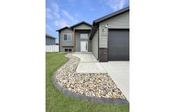 2628 18th Street, Minot, ND 58703