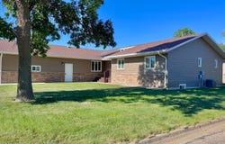 209 10th Ave NW, Bowman, ND 58623