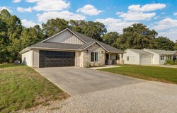 2405 Deatherage Avenue, West Plains, MO 65775