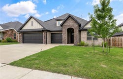 1411 Ocean Drive, Centerton, AR 72719