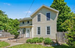 425 E Walnut Street, Hastings, MI 49058