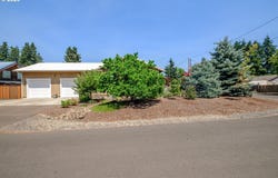 1894 GRAPE Loop, SweetHome, OR 97386