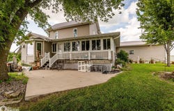 2054 350Th Avenue, Brooklyn, IA 52211