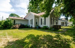 105 7th Street, Lincoln, IL 62656