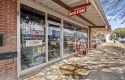 1132 Main Street, Commerce, TX 75428