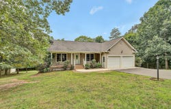 5 Walnut Landing Cir, Hardy, VA 24101