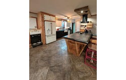 112 N Thomas Rd, White Oak, TX 75693