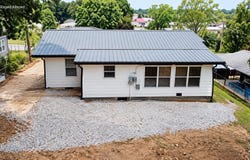 202 E Grand Avenue, Ava, MO 65608