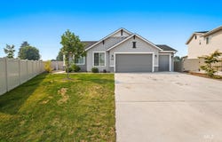 1835 N Burnam Ave, Star, ID 83669