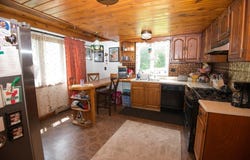11 Maple St, Chester, MA 01011