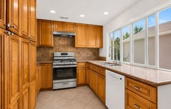 25790 Parada, Valencia, CA 91355