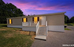 207 Cedar Ln, Valencia, PA 16059