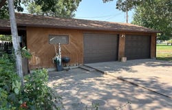 109 E 3rd, Paxton, NE 69155