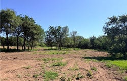 150 Pumper Rd, Luling, TX 78648