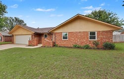 308 Elkview Drive, Elk City, OK 73644
