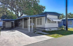 4832 Rollings St, Zephyrhills, FL 33542