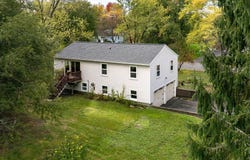 8 Coach Ln, Amherst, MA 01002