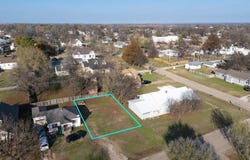 805 Gove St, Perry, OK 73077