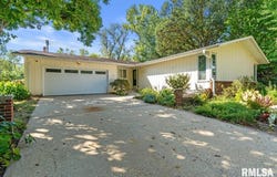 1608 DENISON Drive, Springfield, IL 62704