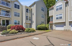 2390 State Street, Hamden, CT 06517