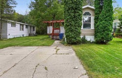 225 Warwick Way, Auburn Hills, MI 48326