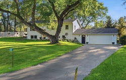 2307 White Oak Trail, Oregon, WI 53575