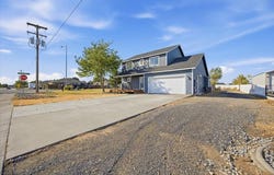 4406 Mount Adams View Drive, West Richland, WA 99353