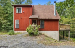 204 TOBOGGAN HILL Trail, HEDGESVILLE, WV 25427