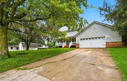 101 Sunset Drive, Anamosa, IA 52205