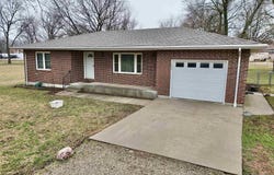 111 Garrettson St, Burlington, KS 66839