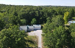 464 N Main Street, Salem, AR 72576